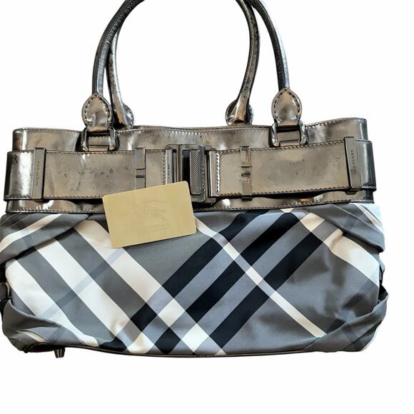 Burberry Gray/Metallic Nova Check Nylon & Patent Leather Easton Landscape Tote - Picture 3 of 14